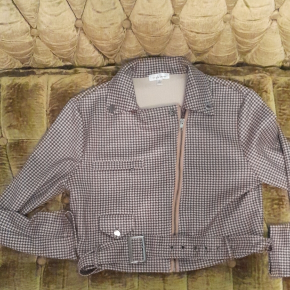 Celine Jackets & Blazers - Black and Tan Houndstooth Blazer With Belt